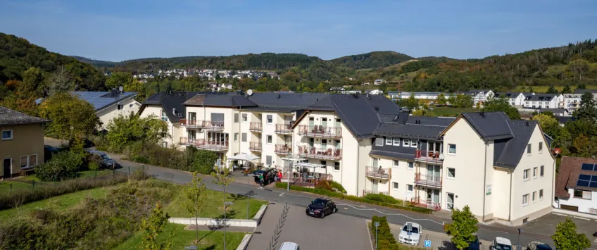 Pflege + Betreutes Wohnen: Seniorenpflege Waldesruh, Großraum Marburg